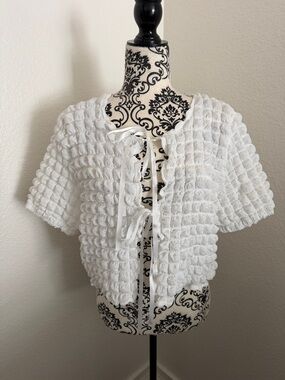 BNWT Cocobleu  White Textured Bubble-Knit Tie-Front Short Sleeve Cardigan XL